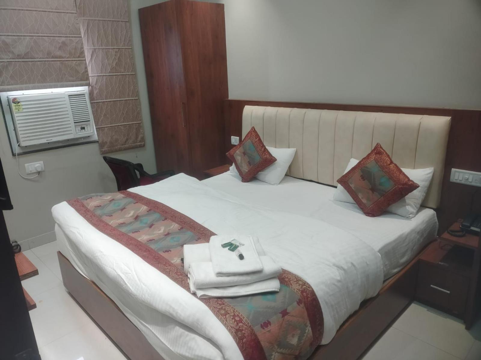 Vishwanath Inn Varanasi Exterior foto